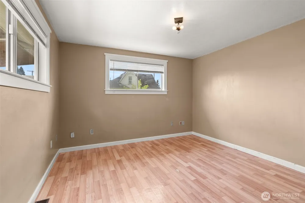 505 W Young Street Elma, WA 98541