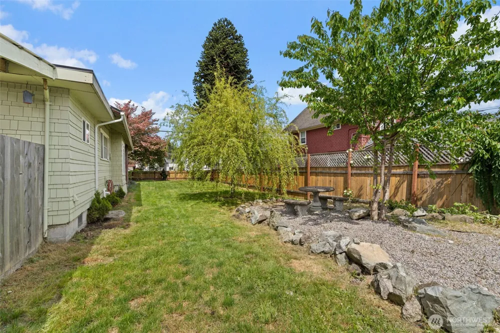 505 W Young Street Elma, WA 98541