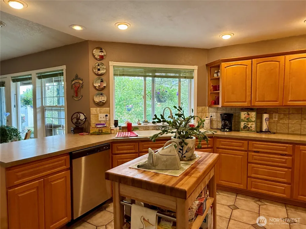 30214 H STREET Ocean Park, WA 98640