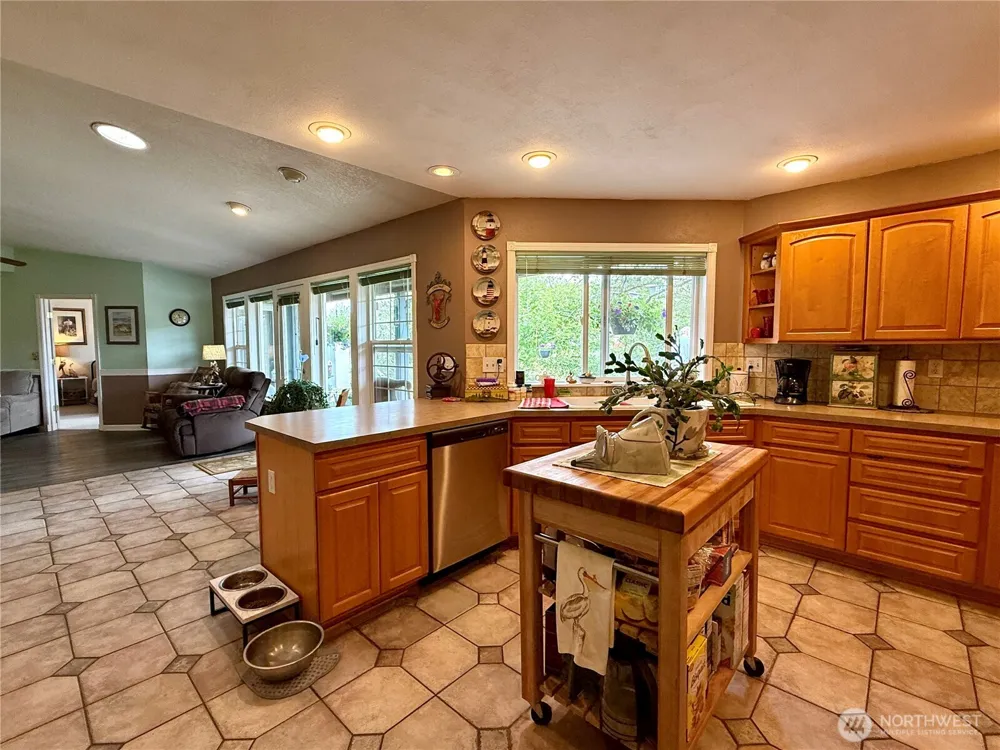 30214 H STREET Ocean Park, WA 98640