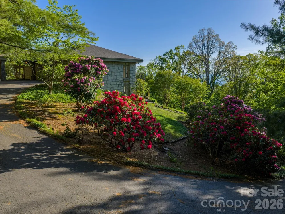 65 Crestwood Road Asheville, NC 28804
