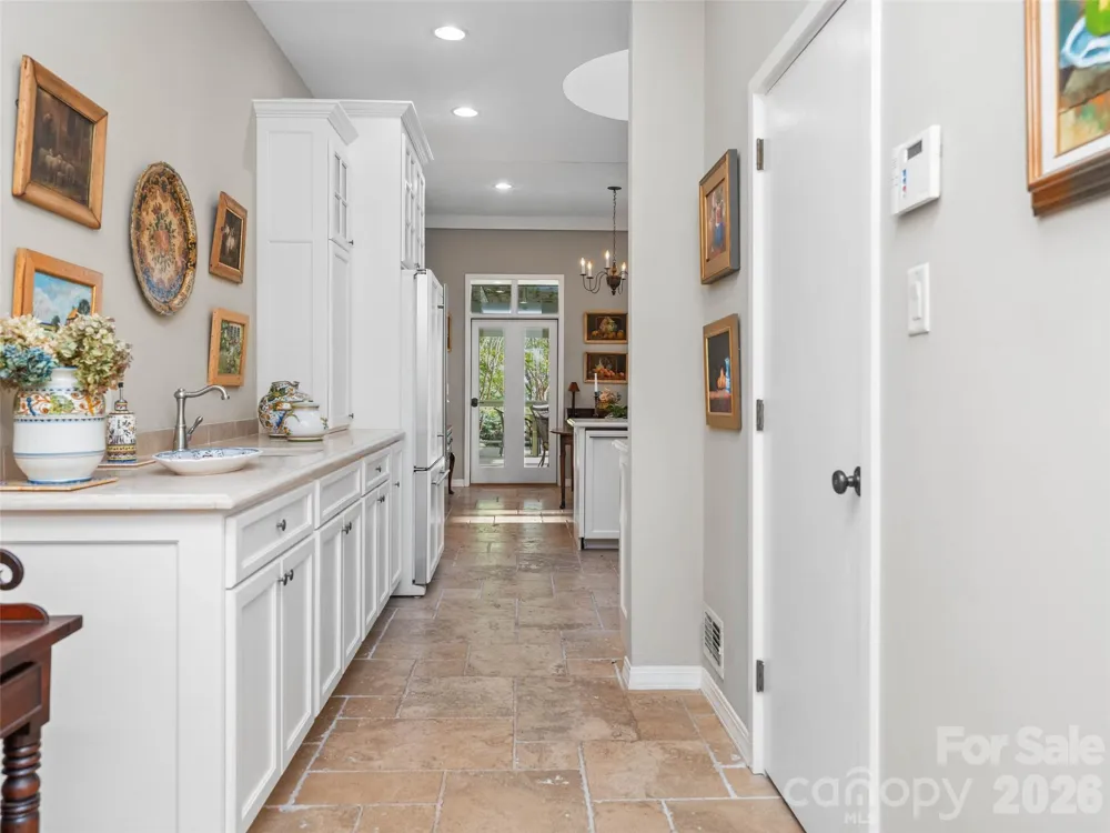 65 Crestwood Road Asheville, NC 28804