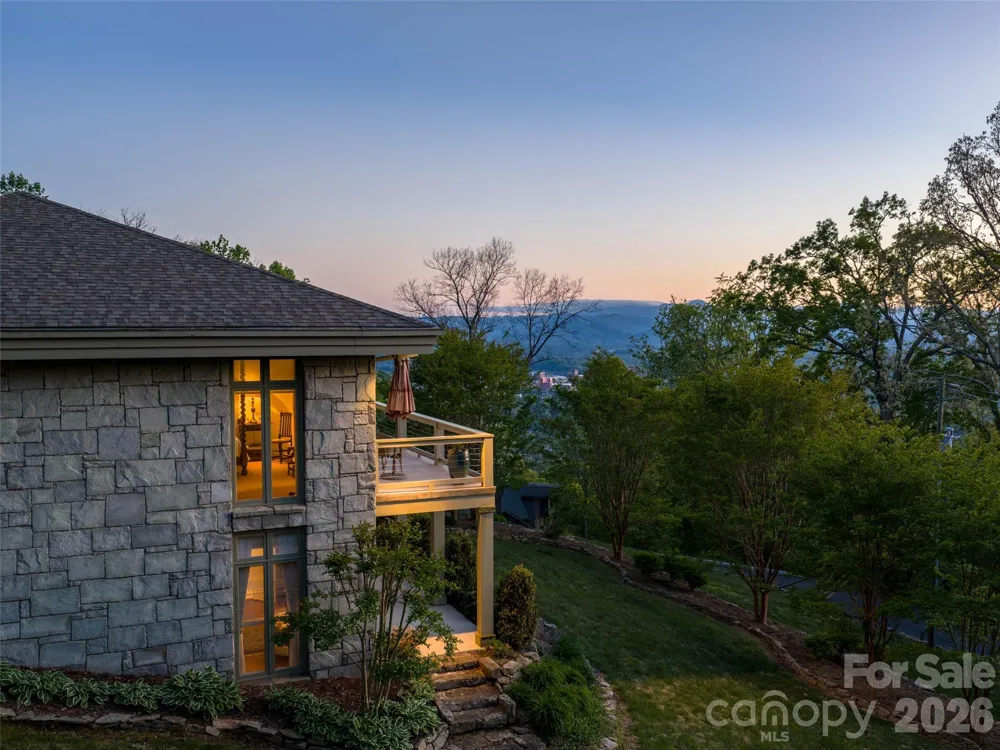 65 Crestwood Road Asheville, NC 28804
