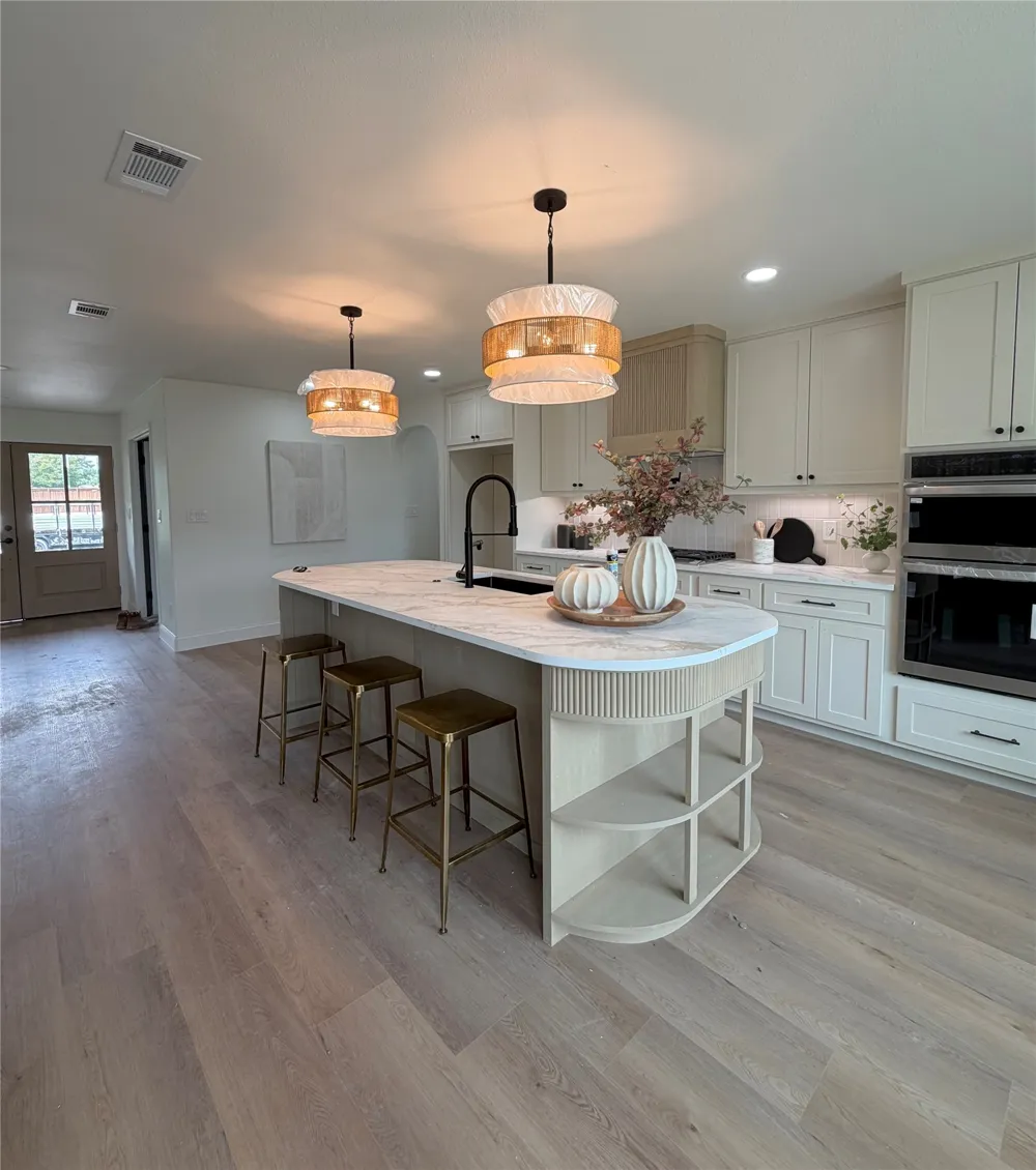7881 La Cabeza Drive Dallas, TX 75248