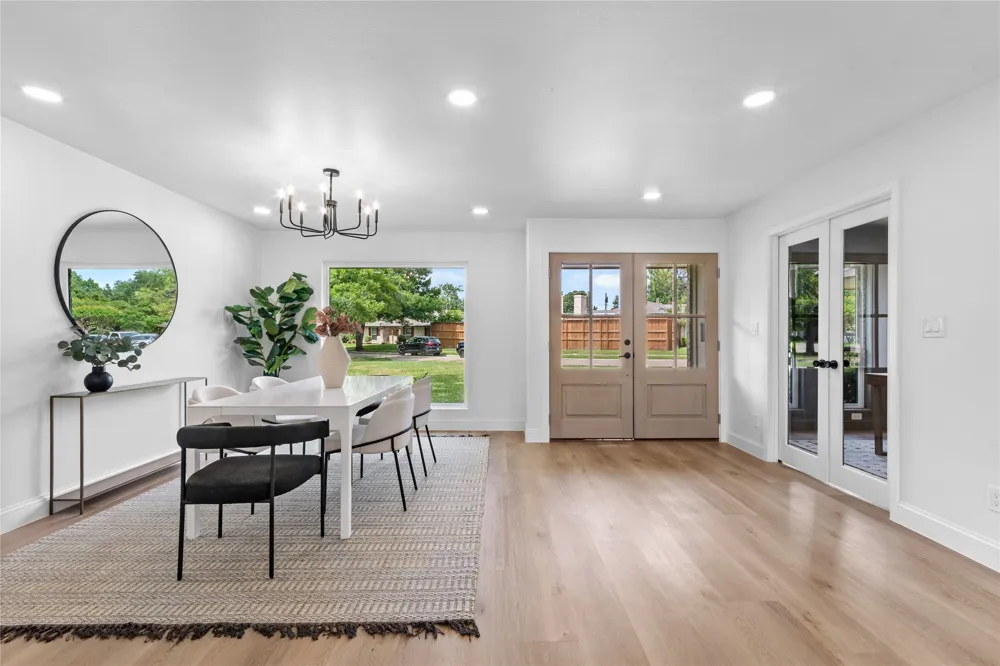 7881 La Cabeza Drive Dallas, TX 75248