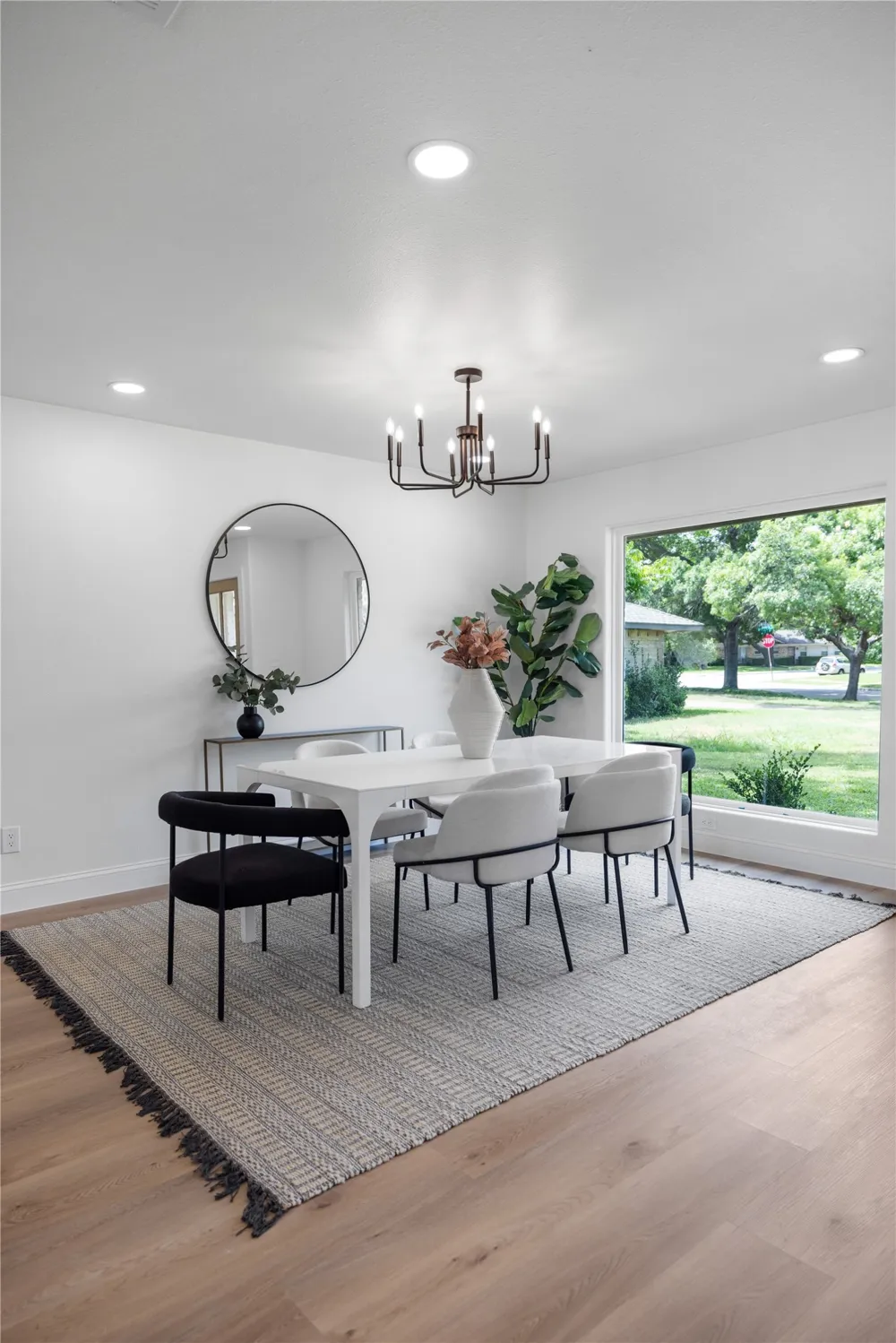 7881 La Cabeza Drive Dallas, TX 75248