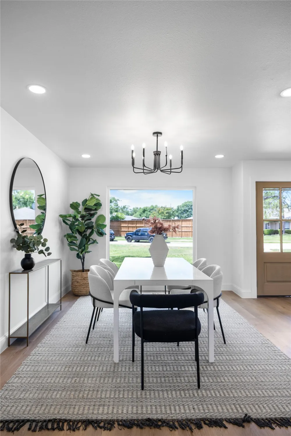 7881 La Cabeza Drive Dallas, TX 75248