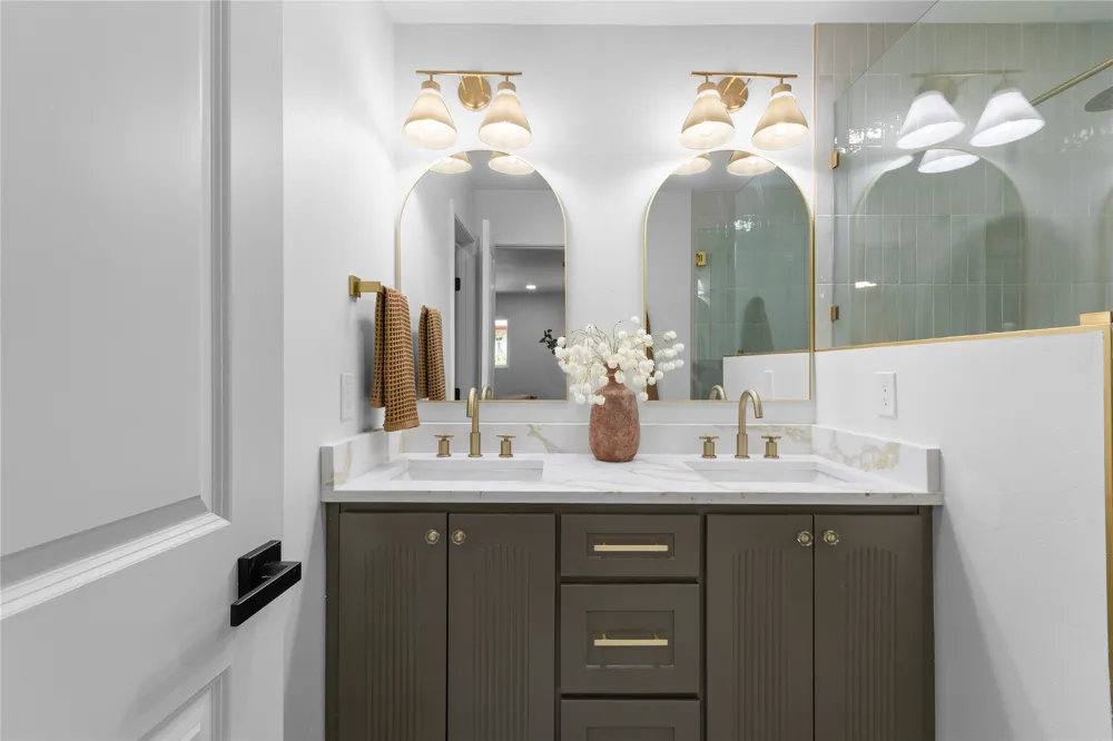 7881 La Cabeza Drive Dallas, TX 75248