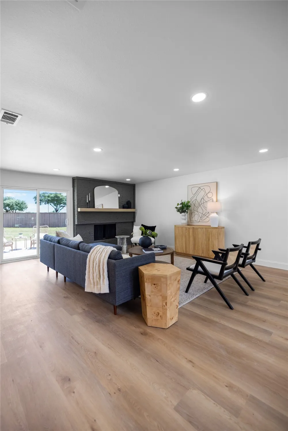 7881 La Cabeza Drive Dallas, TX 75248