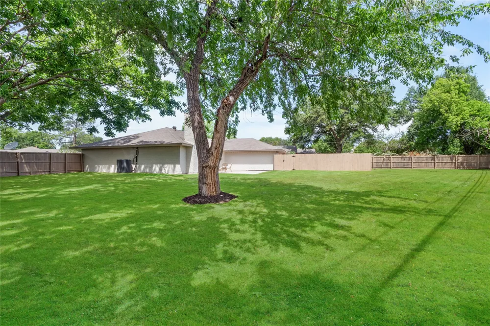 7881 La Cabeza Drive Dallas, TX 75248