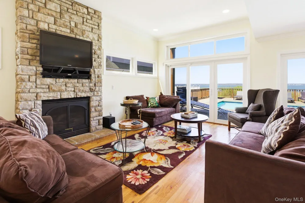 818 Dune Road Westhampton Beach, NY 11978
