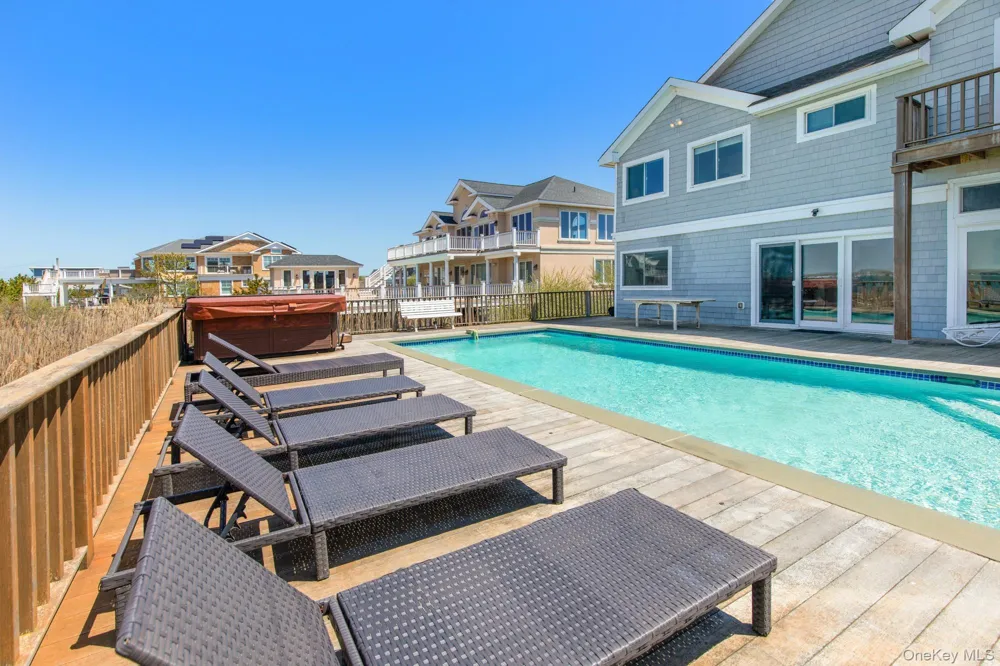 818 Dune Road Westhampton Beach, NY 11978