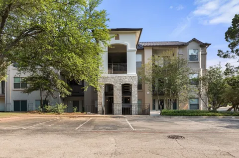 6000 Shepherd Mountain Cove #219