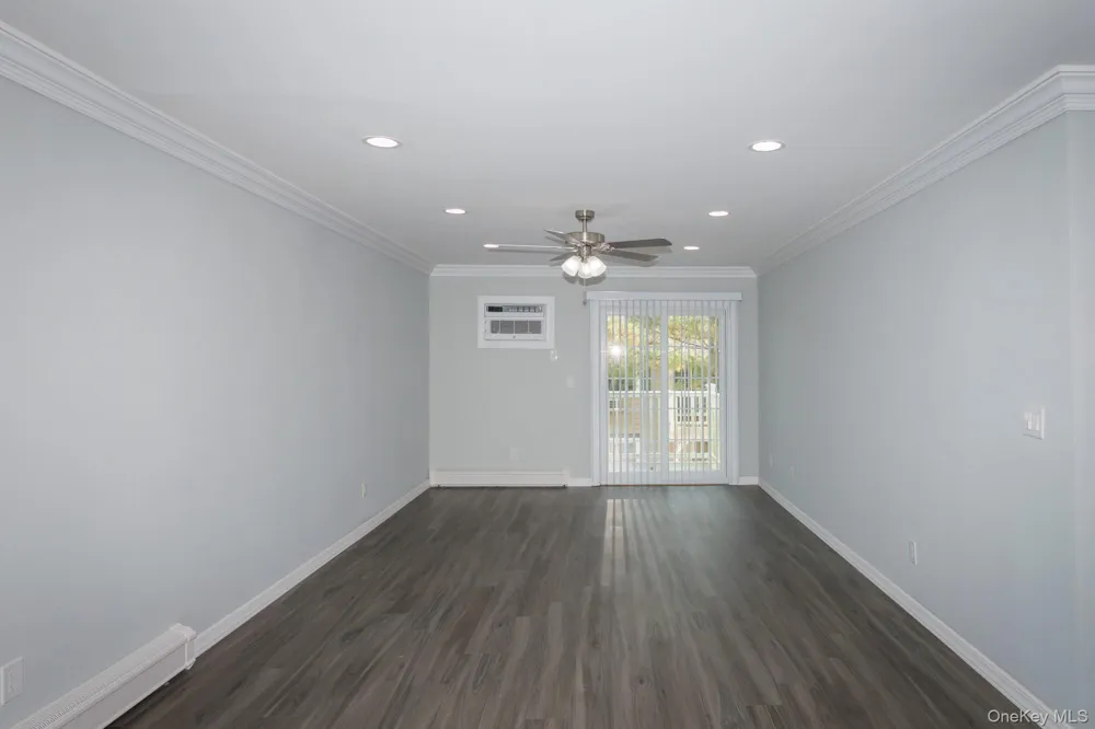 19 Cassa Loop #19 Holtsville, NY 11742