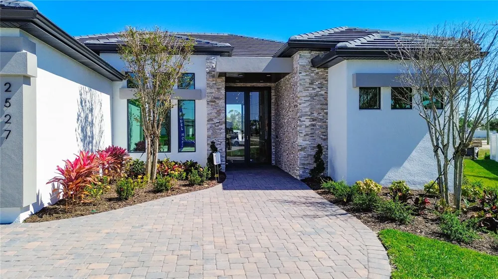2527 GLEASON PARKWAY Cape Coral, FL 33914
