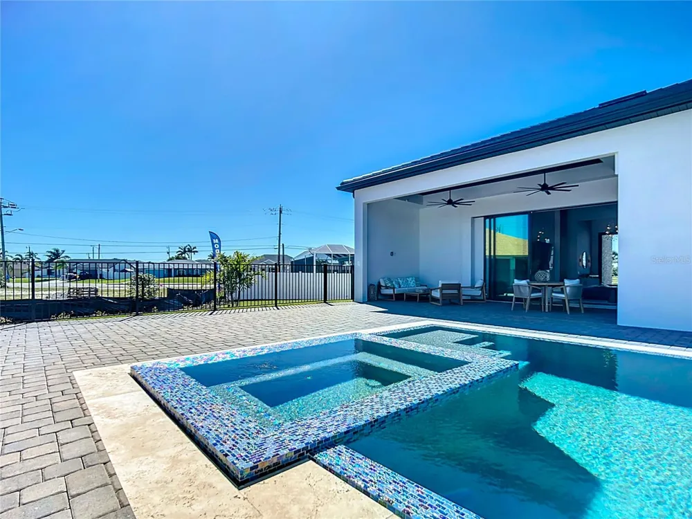 2527 GLEASON PARKWAY Cape Coral, FL 33914