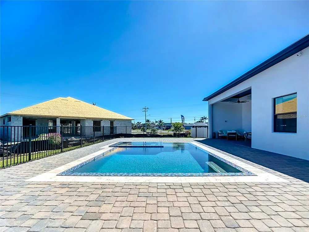 2527 GLEASON PARKWAY Cape Coral, FL 33914