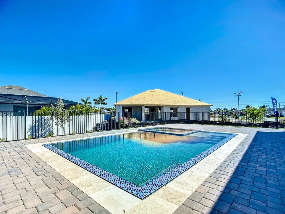 2527 GLEASON PARKWAY Cape Coral, FL 33914