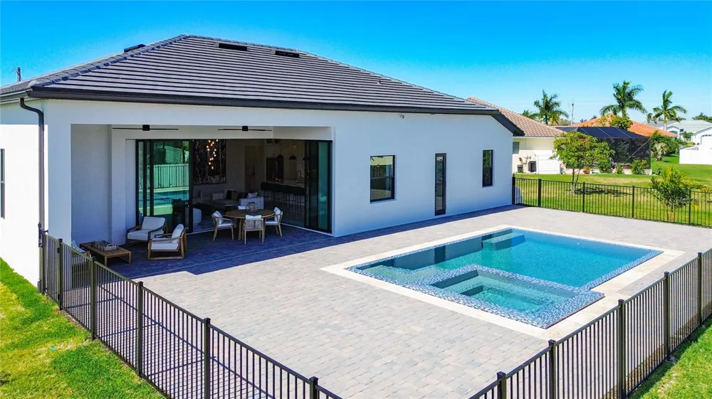 2527 GLEASON PARKWAY Cape Coral, FL 33914