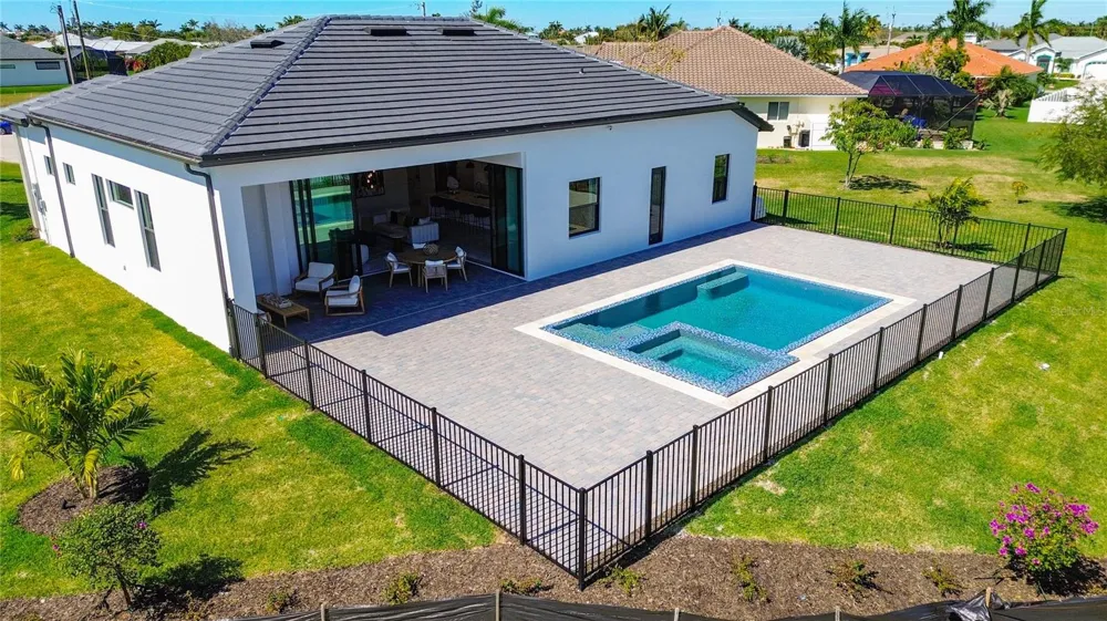 2527 GLEASON PARKWAY Cape Coral, FL 33914
