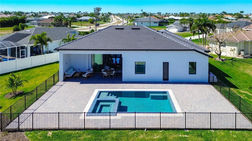 2527 GLEASON PARKWAY Cape Coral, FL 33914