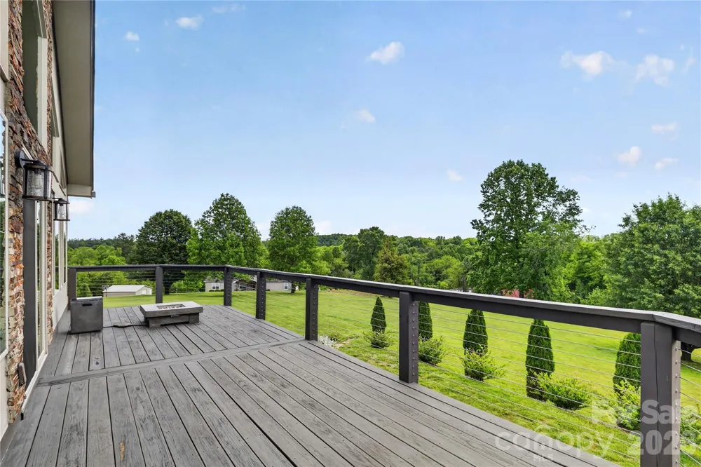 141 Round Top Circle Mills River, NC 28759