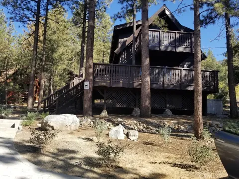 1600 Woodland