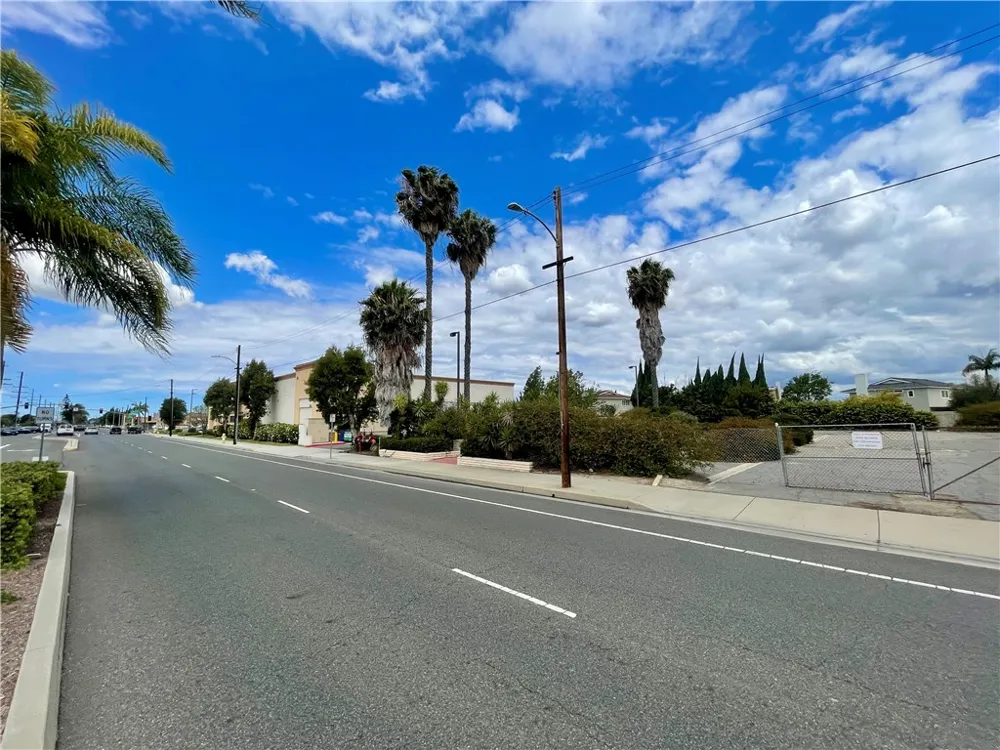 5619 Ball Road Cypress, CA 90630