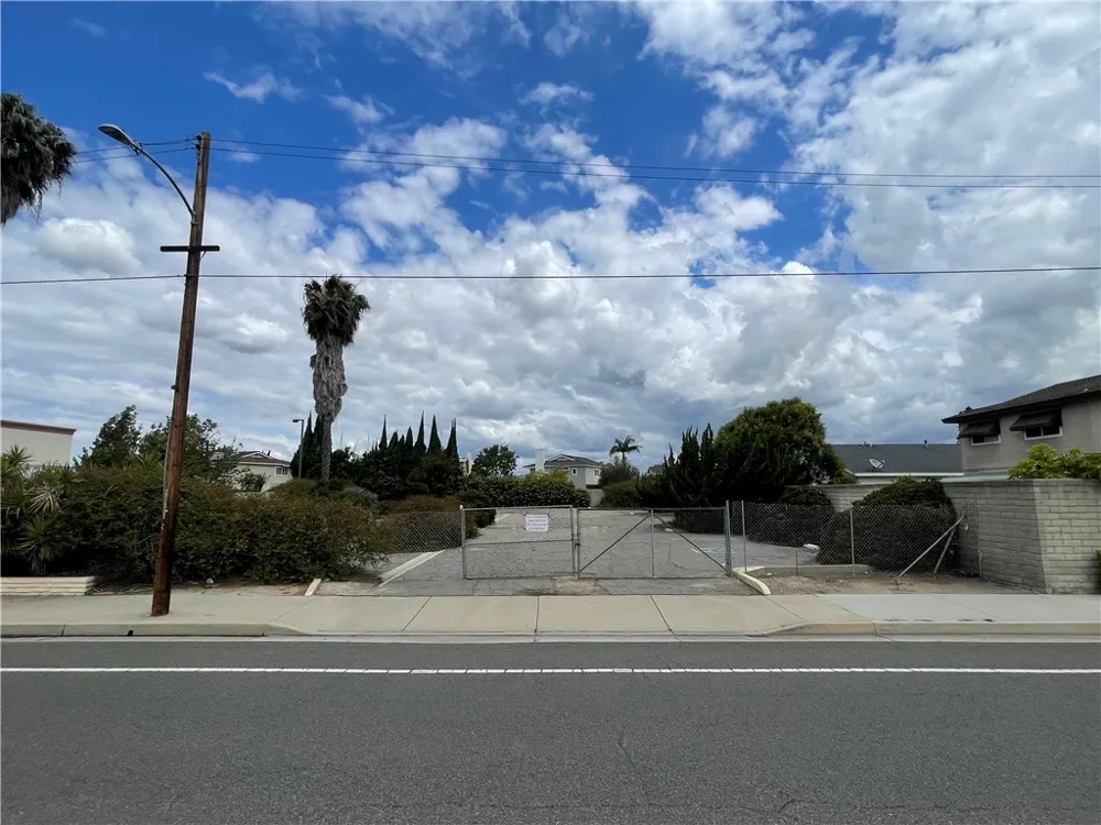 5619 Ball Road Cypress, CA 90630