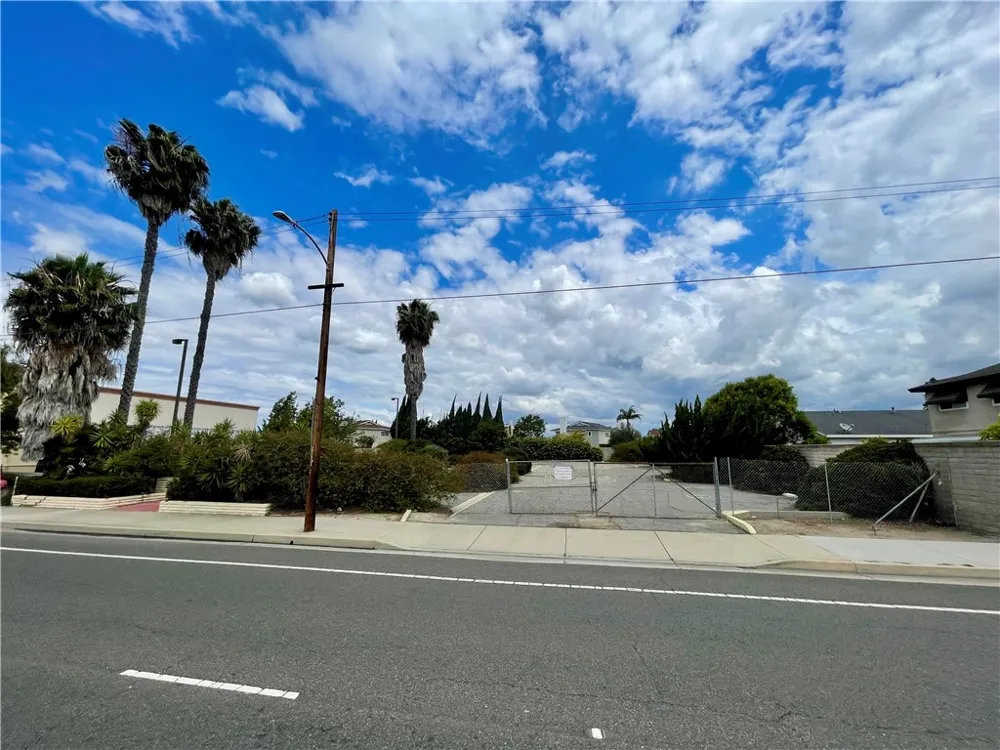 5619 Ball Road Cypress, CA 90630