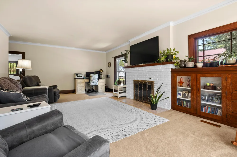 220 S Anderson Street Plainwell City, MI 49080