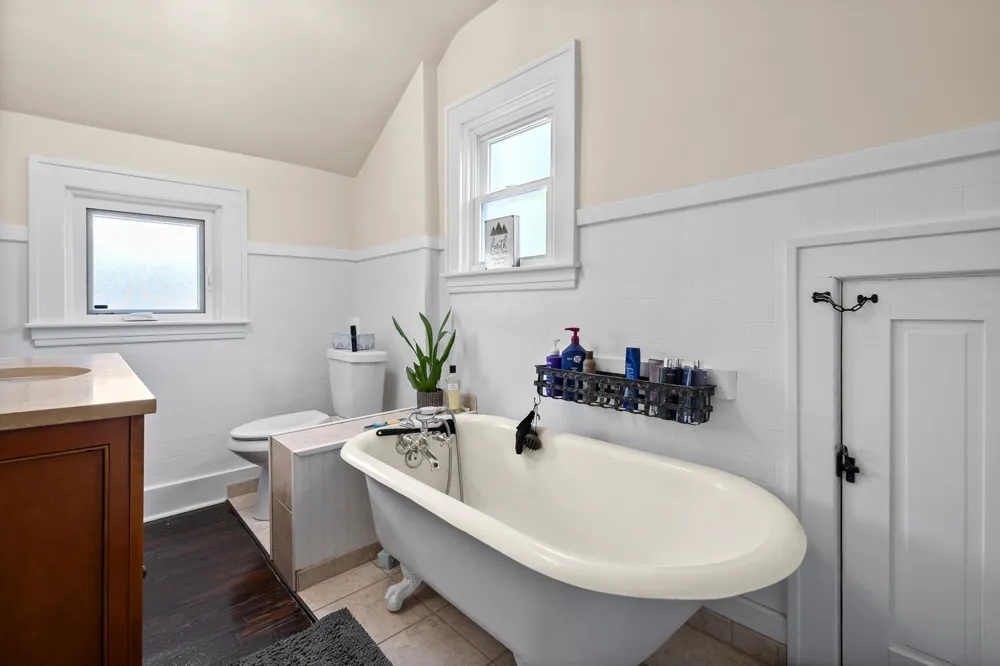 220 S Anderson Street Plainwell City, MI 49080