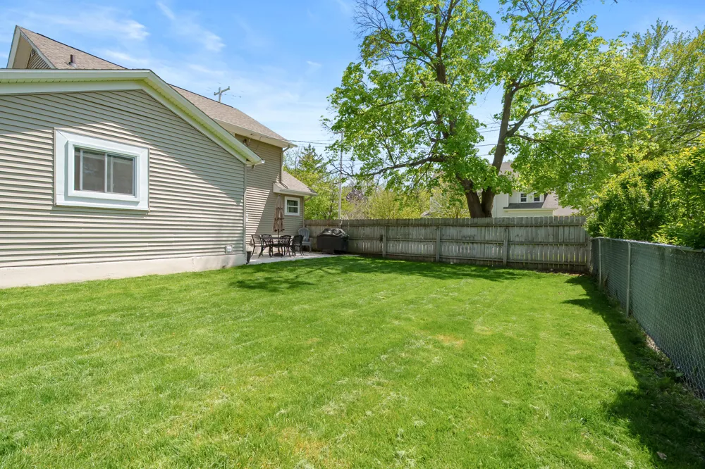 220 S Anderson Street Plainwell City, MI 49080