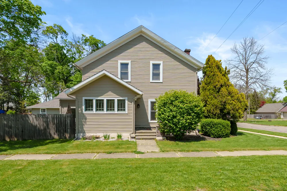 220 S Anderson Street Plainwell City, MI 49080