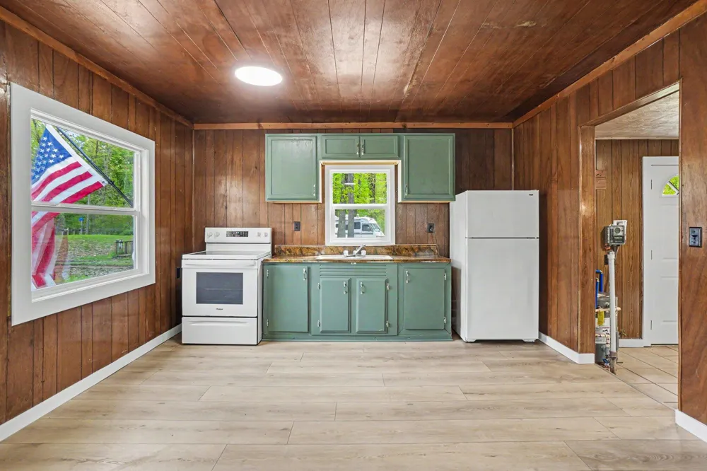 4206 S Shore Drive Cheshire Township, MI 49010