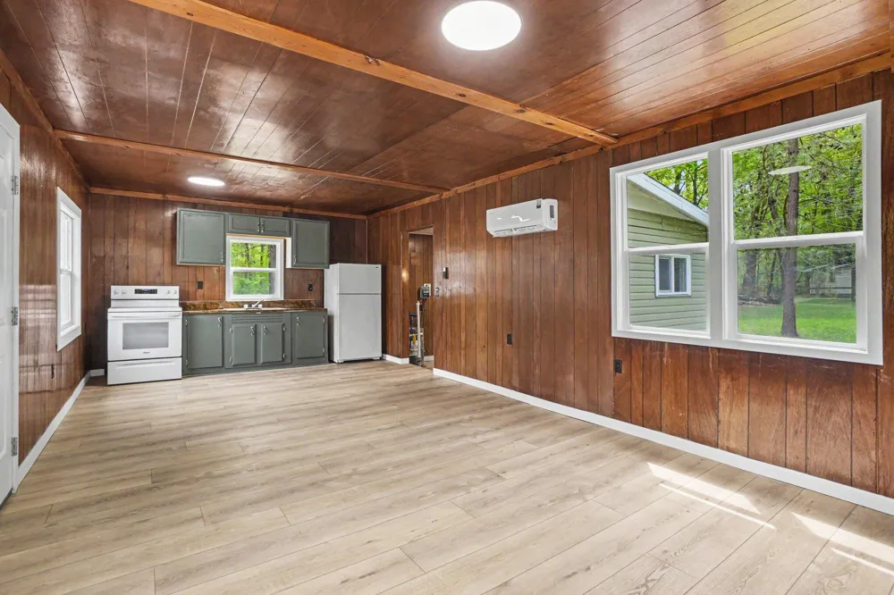 4206 S Shore Drive Cheshire Township, MI 49010