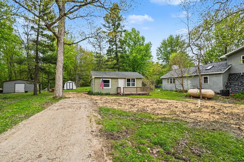 4206 S Shore Drive Cheshire Township, MI 49010