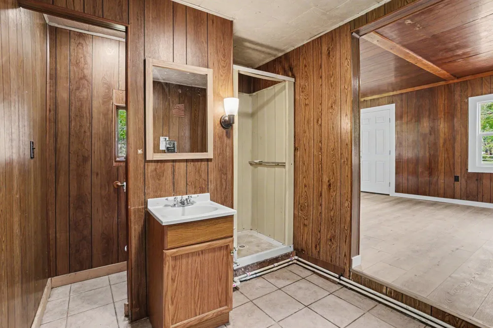 4206 S Shore Drive Cheshire Township, MI 49010