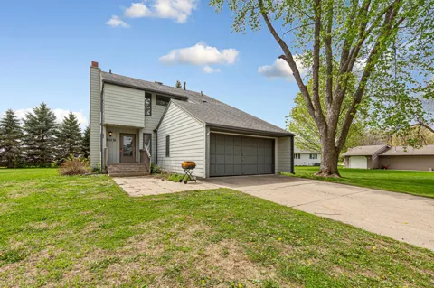 109 Windsor Court E