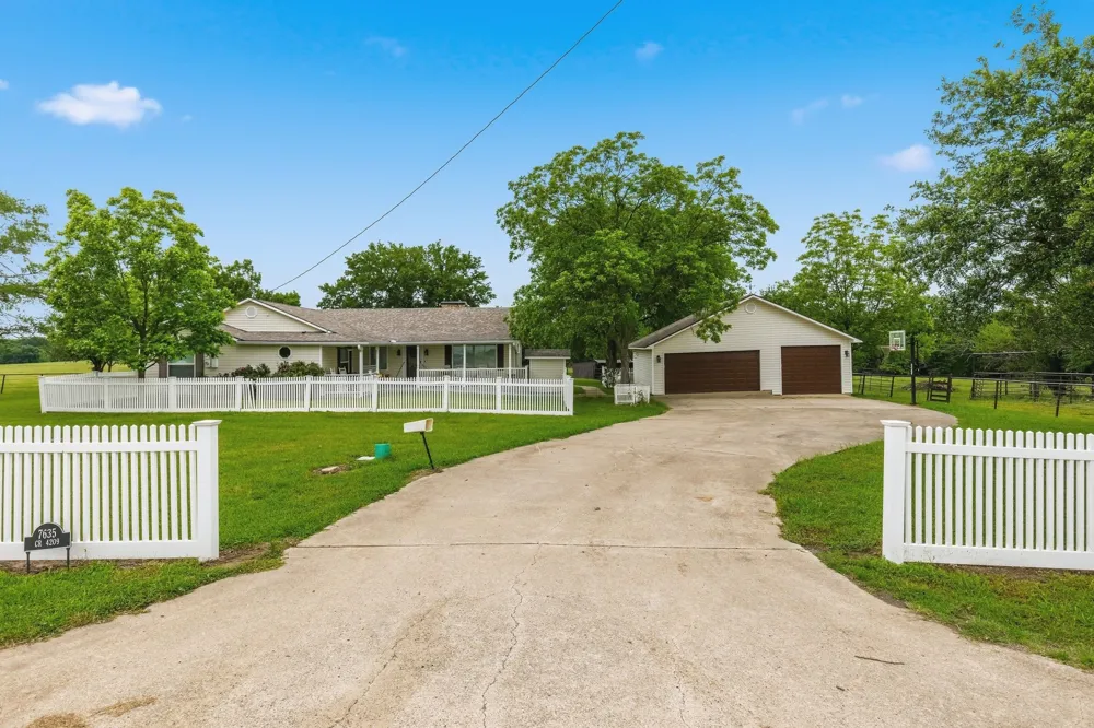 7635 County Road 4209 Campbell, TX 75422