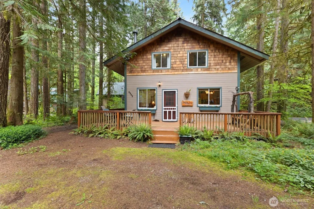 6989 Snoqualmie Place Glacier, WA 98244