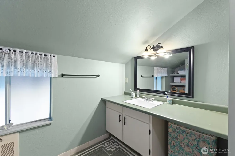 6989 Snoqualmie Place Glacier, WA 98244