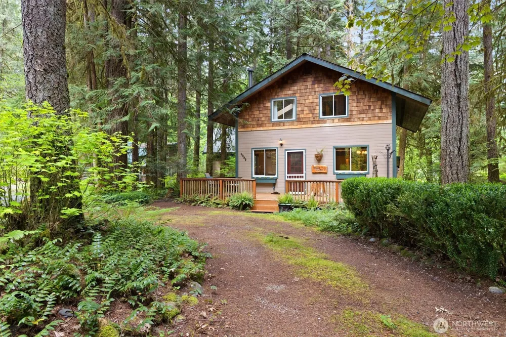 6989 Snoqualmie Place Glacier, WA 98244