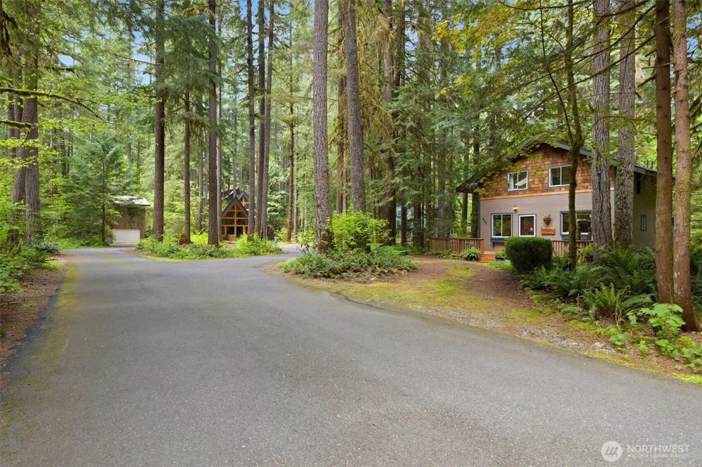 6989 Snoqualmie Place Glacier, WA 98244