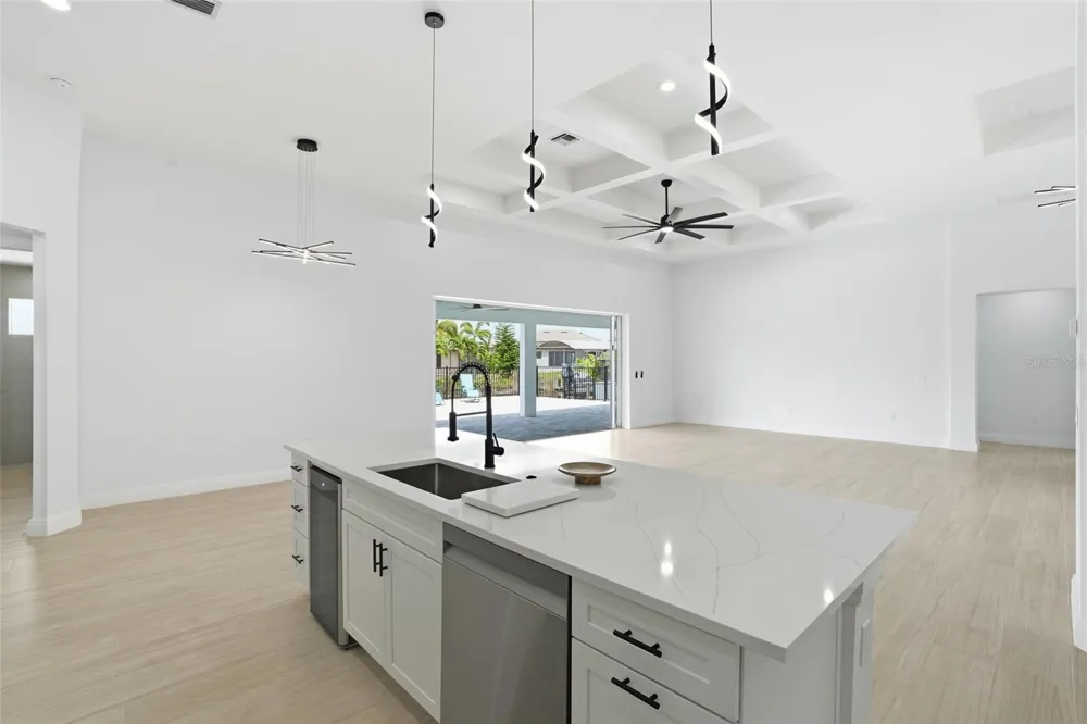 1625 SW 44TH TERRACE Cape Coral, FL 33914