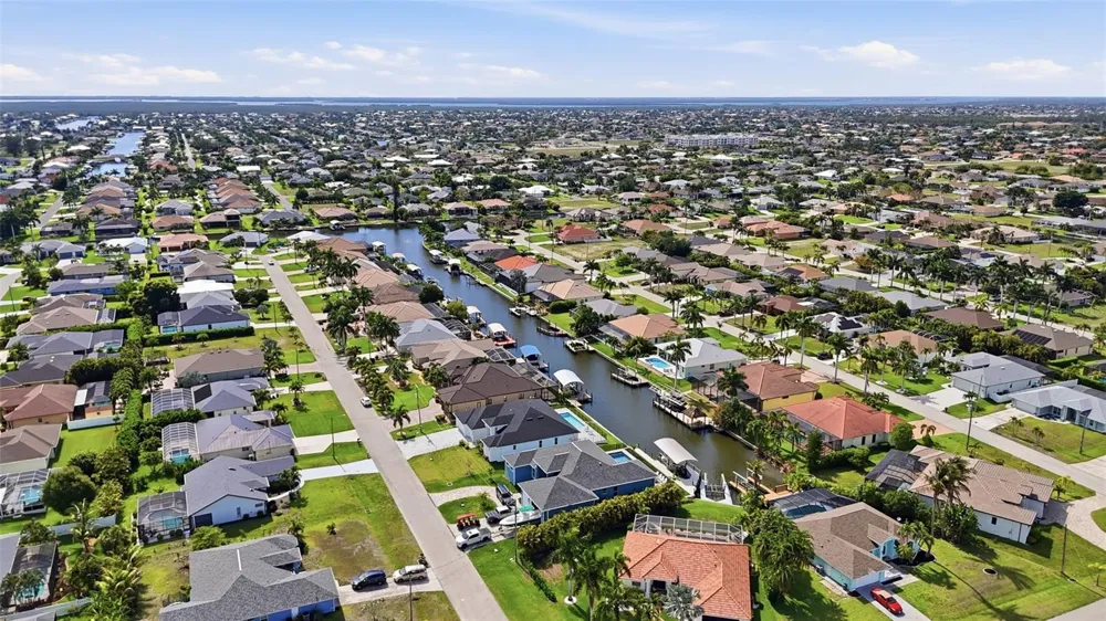 1625 SW 44TH TERRACE Cape Coral, FL 33914
