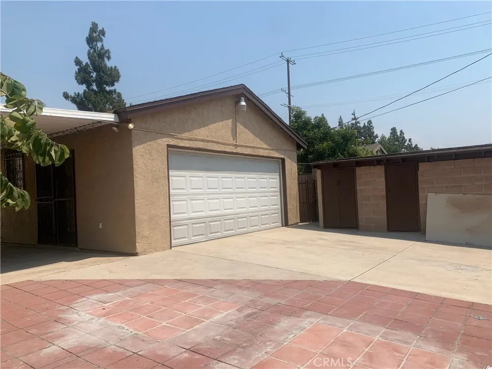 11414 Strathern North Hollywood, CA 91605