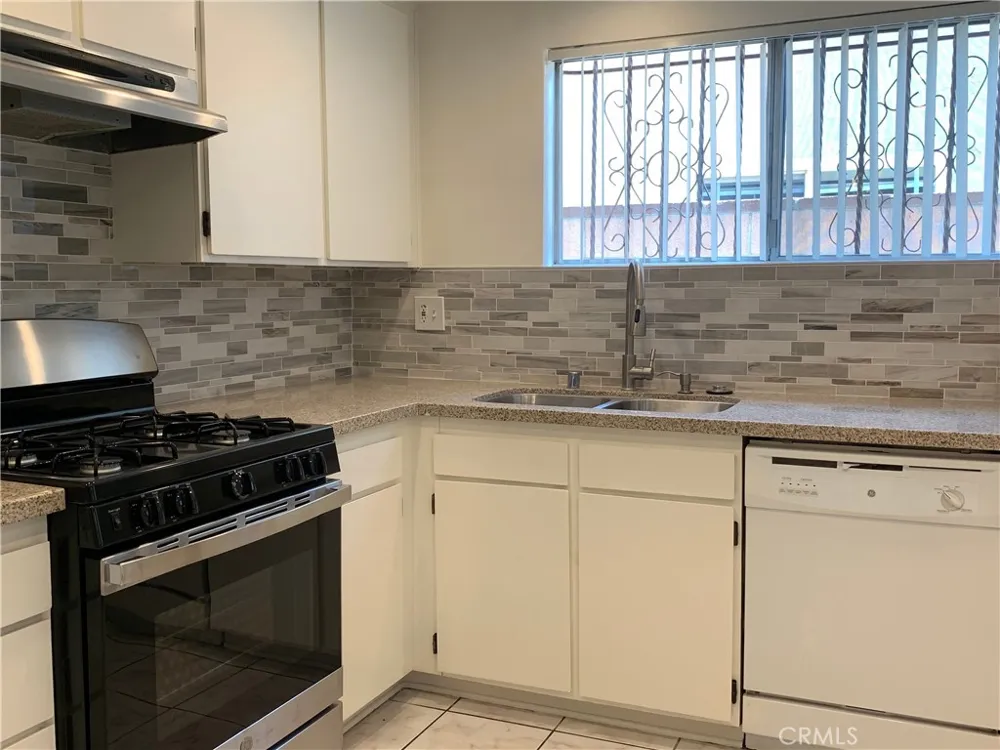 11414 Strathern North Hollywood, CA 91605