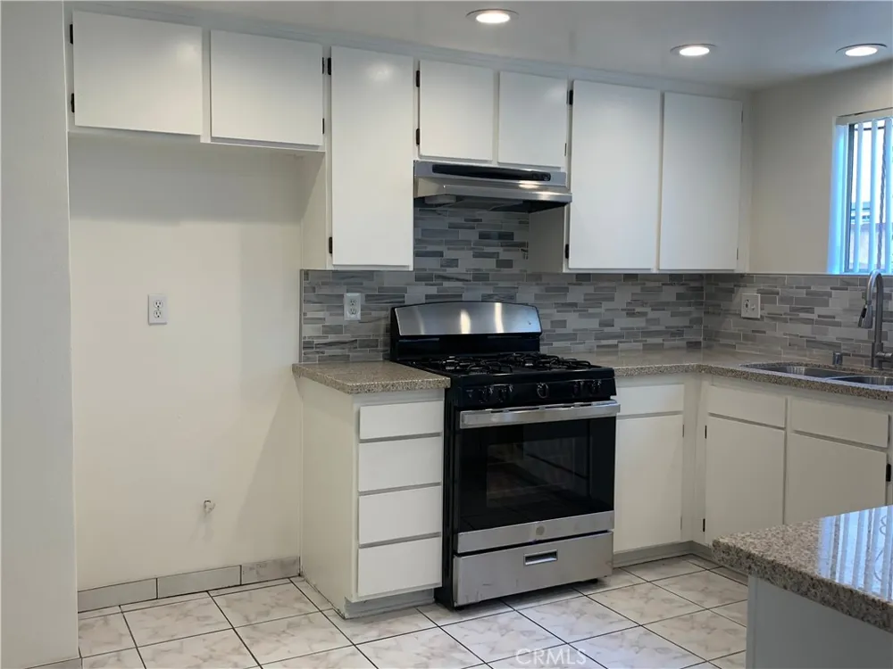 11414 Strathern North Hollywood, CA 91605