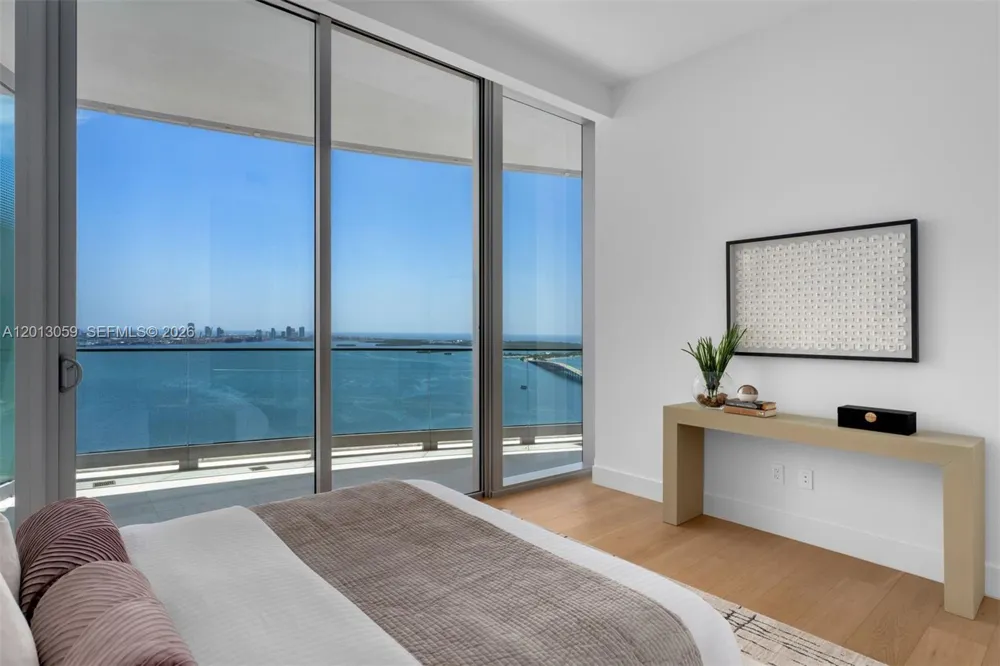 175 SE 25 RD #3601 Miami, FL 33129